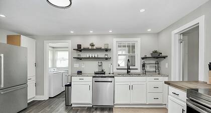 Cozy 2-Bedroom Retreat with AC in the Heart of Charming Kannapolis!