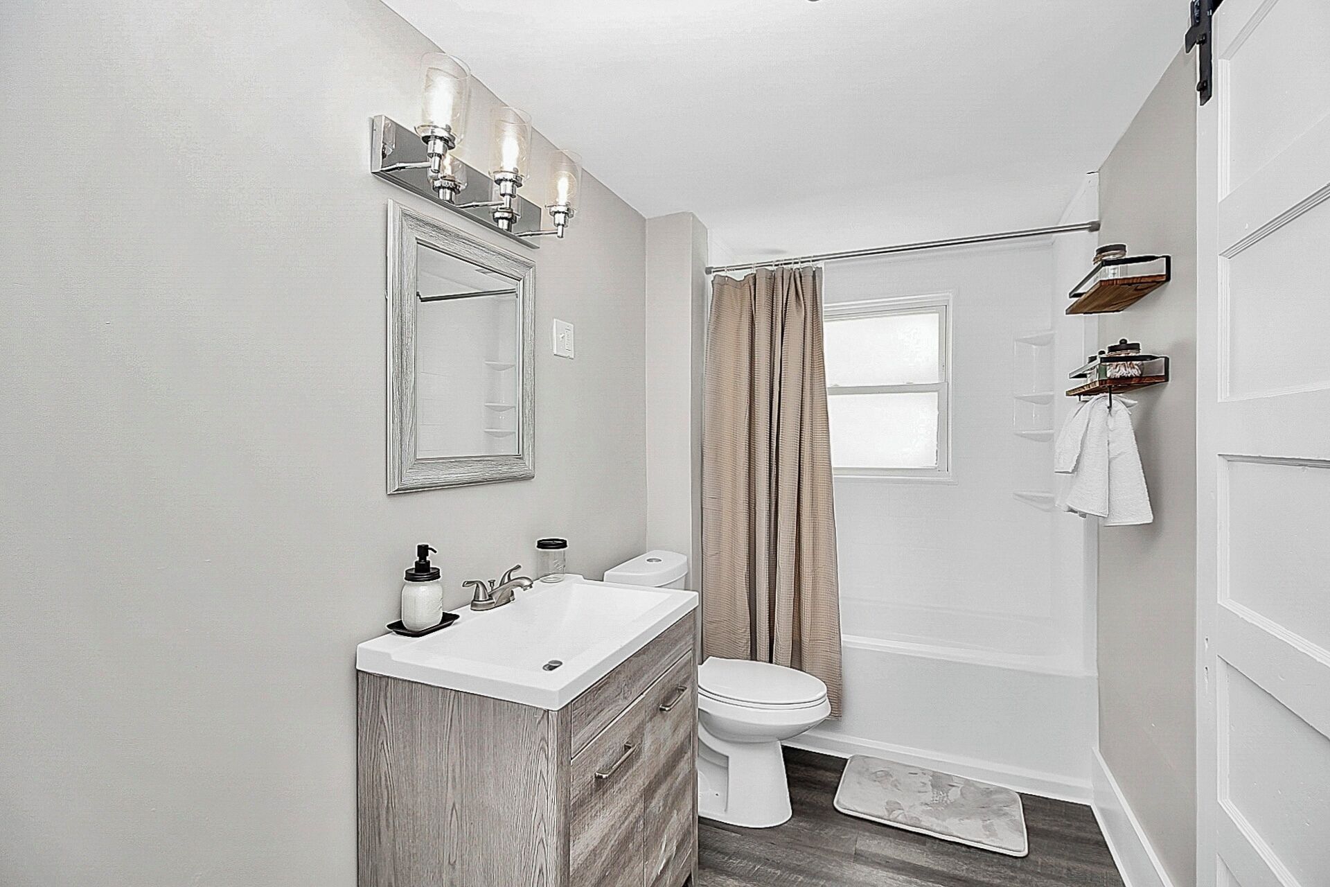 Hårtørrer, håndklæder, Toiletpapir