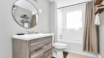 Hårføner, håndklær og toalettpapir