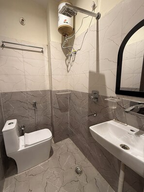 Bathroom - Hotel Royal India - New Palam Vihar (Gurugram)