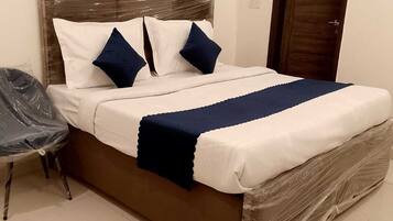 Familienstudio, Stadtblick | Schreibtisch, laptopgeeigneter Arbeitsplatz, kostenloses WLAN