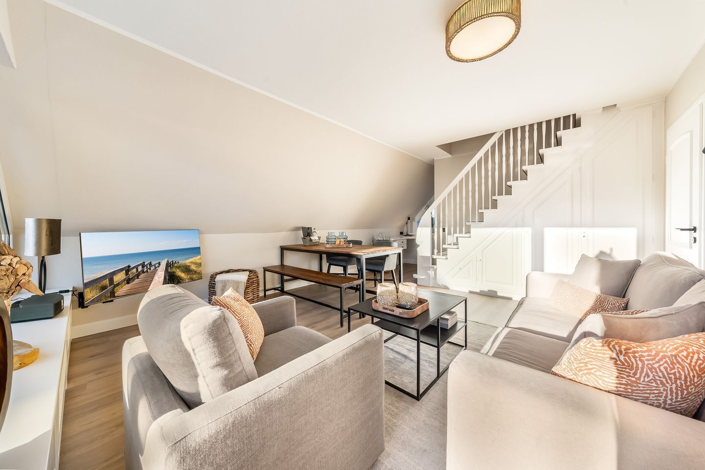 Fernseher, Tischtennisplatte