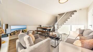 Fernseher, Tischtennisplatte