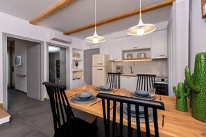 Beige Villa - Private Pool | 用餐區