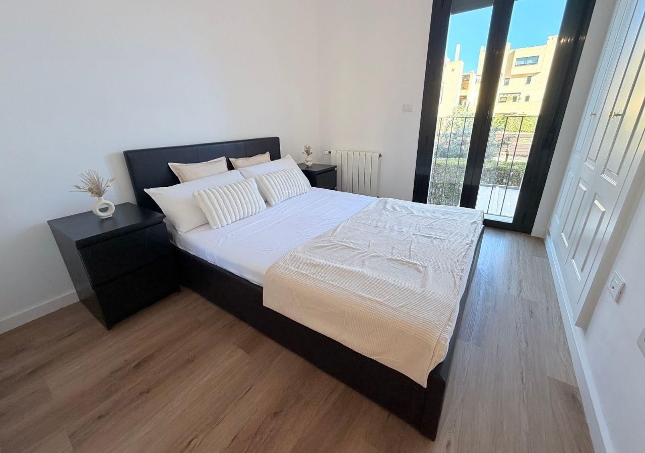 Iron/ironing board, internet, bed sheets