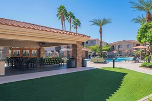Outdoor dining - Close ASU&Diablo Stadium - GymHotTubParkingPool (Tempe)