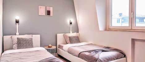 4 bedrooms, travel cot, WiFi, bed sheets