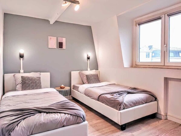 4 bedrooms, travel cot, WiFi, bed sheets