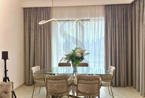 Dining - Downtown Views II - Tower 2 (Dubai)