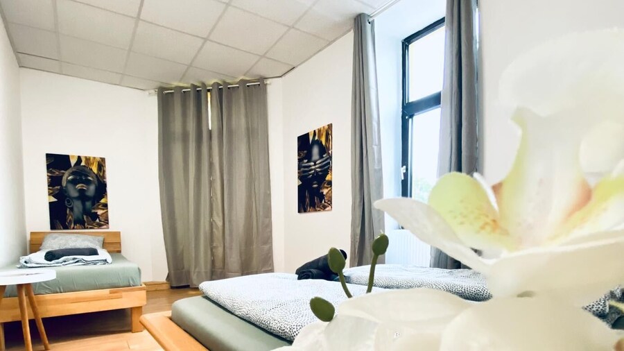 Spacious 2BR Apt For 9 Near Liesing