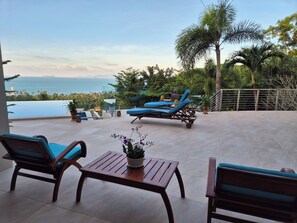 Terrace/patio - Newly Renovated 4-bedroom villa Sea View, large pool, outside dining Koh Samui (Koh Samui)