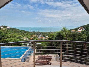 Property grounds - Newly Renovated 4-bedroom villa Sea View, large pool, outside dining Koh Samui (Koh Samui)