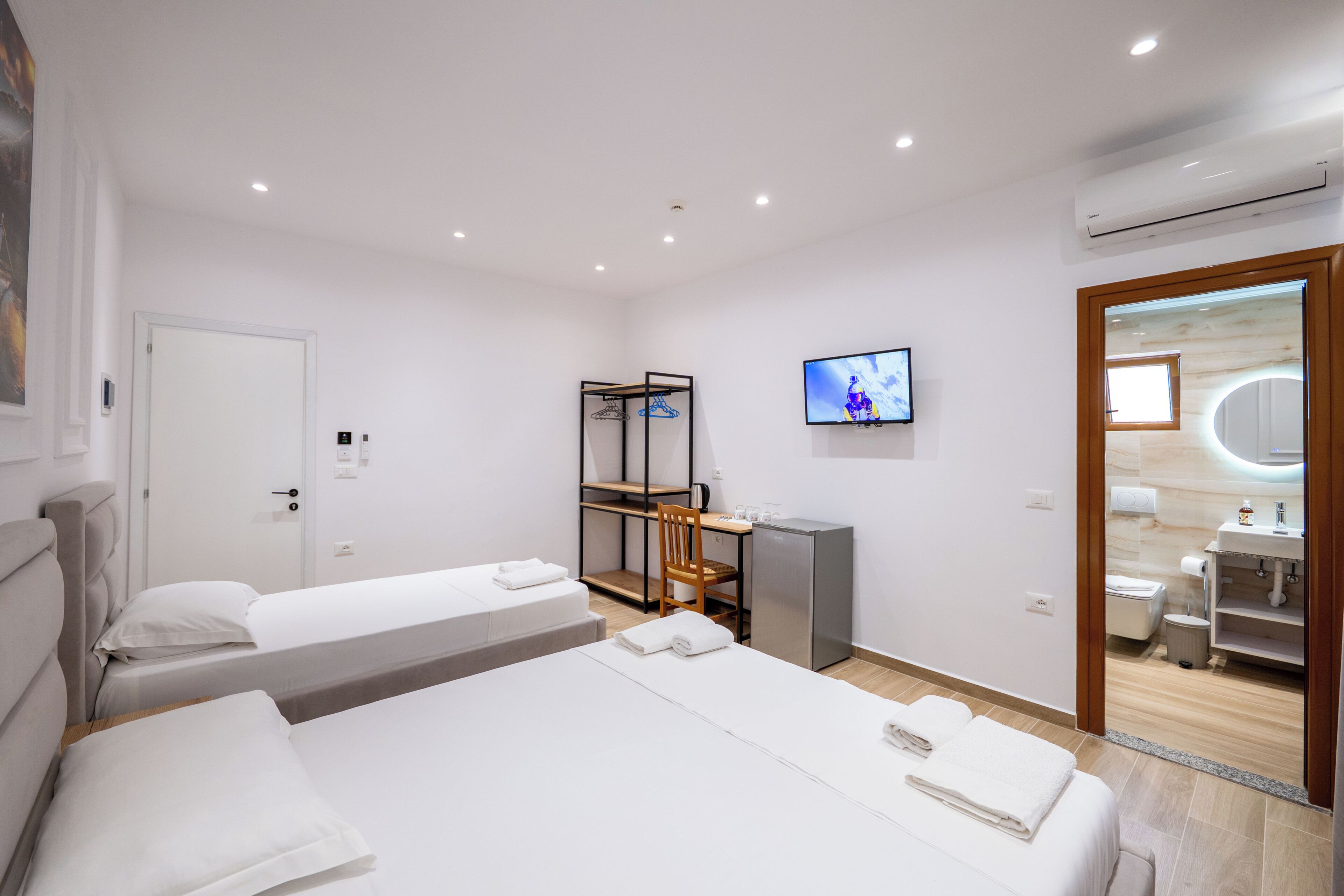 Triple Room, Balcony | Free WiFi, bed sheets