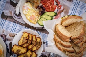 Free daily buffet breakfast - Marilena's Garden (Ksamil)