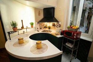 Apartment, 2 Schlafzimmer, Klimaanlage | Eigene Küche | Kühlschrank, Mikrowelle, Ofen, Herdplatte