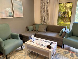 Living area - Top rated 1 BR+private garden in compound - families & single travelers only (Giza Governorate)