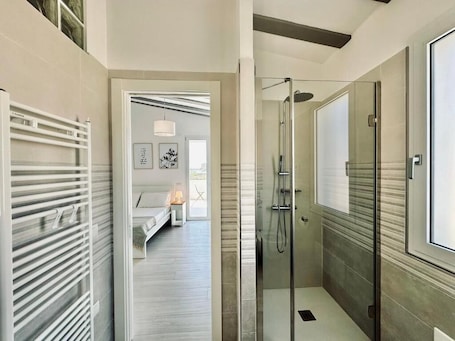 Slippers, bidet. Villa Noga Rooms