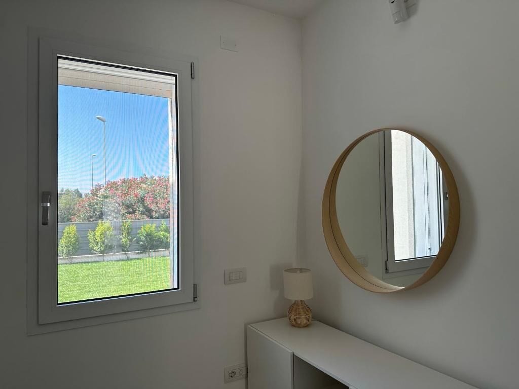 Dreibettzimmer, Blick auf den Innenhof | Innenbereich