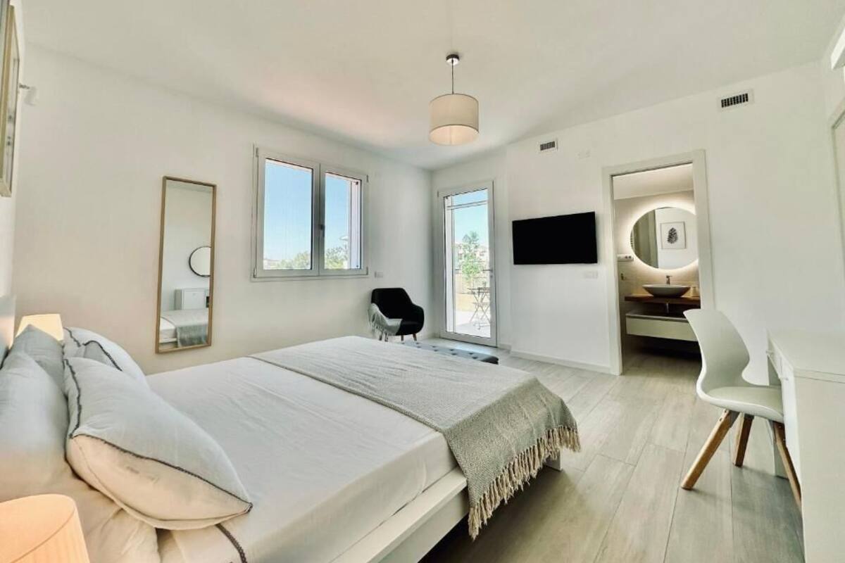 Double Room, Courtyard View | Blackout drapes, soundproofing, iron/ironing board, free WiFi