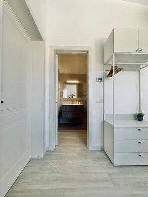 Standard Double Room, Courtyard View | Interior - Villa Noga Rooms (Selargius)