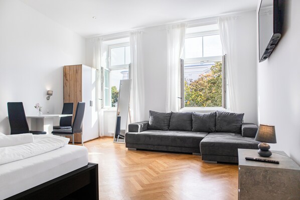 Basic Apartment | Living area - Spacious 7BR Apartment Hauptbahnhof (Vienna)