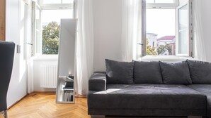 Unclassified image, 4 of 64, button - Spacious 7BR Apartment Hauptbahnhof (Vienna)