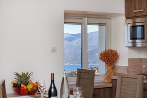 Dining - New T3 in a quiet location at the end of the village of Piana - Spectacular sea view (Piana)