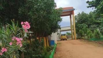 Deluxe tweepersoonskamer | Terrein van de accommodatie