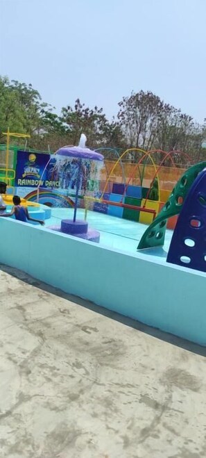 Deluxe Double Room | Children's area
