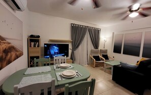 Dining - Calm Seaview Nest in Peyia - Unwind, Relax & Enjoy Stunning SeaView of Coral Bay (Pegeia)