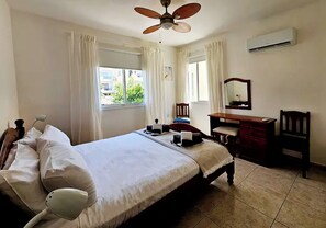 1 bedroom, iron/ironing board, WiFi, bed sheets - Calm Seaview Nest in Peyia - Unwind, Relax & Enjoy Stunning SeaView of Coral Bay (Pegeia)