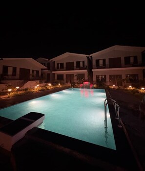 Outdoor pool - Lampost Boutique Hotel (Arambol)