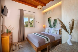 5 bedrooms, in-room safe, desk, iron/ironing board - Great Escape Villa Asteri (Rethimno)