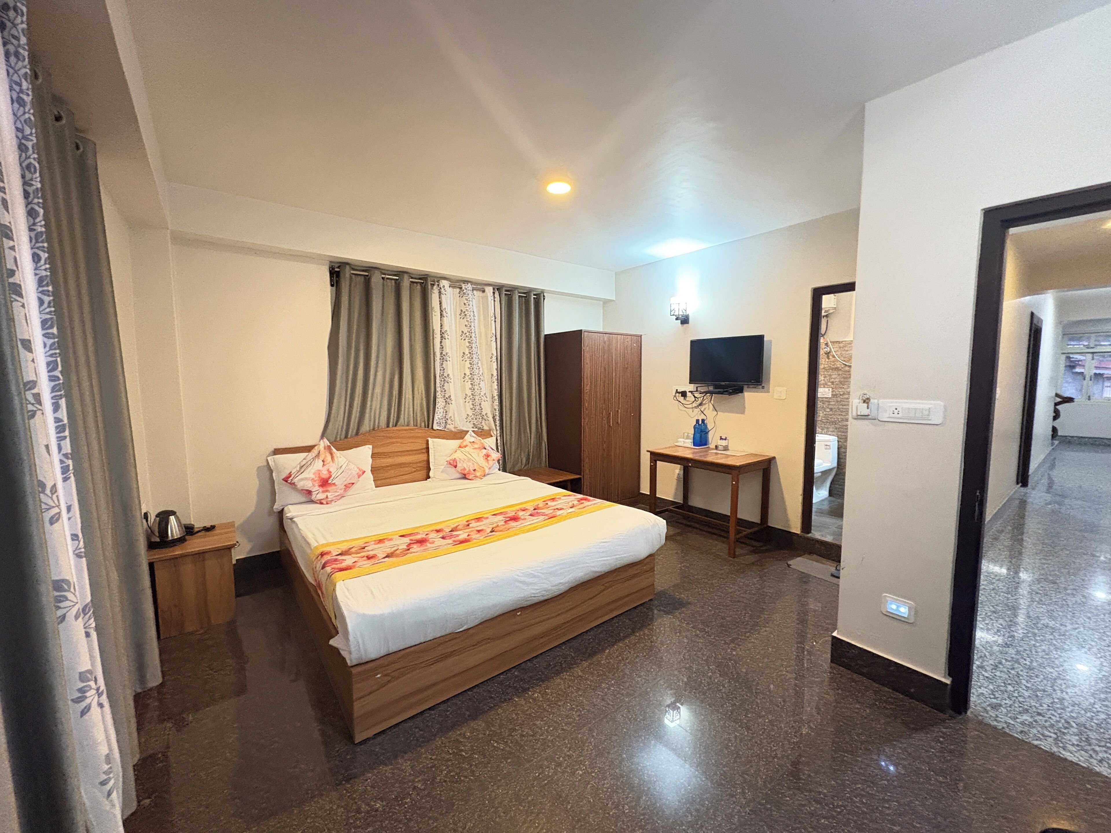 Habitación doble superior, vistas a la ciudad | Wifi gratis