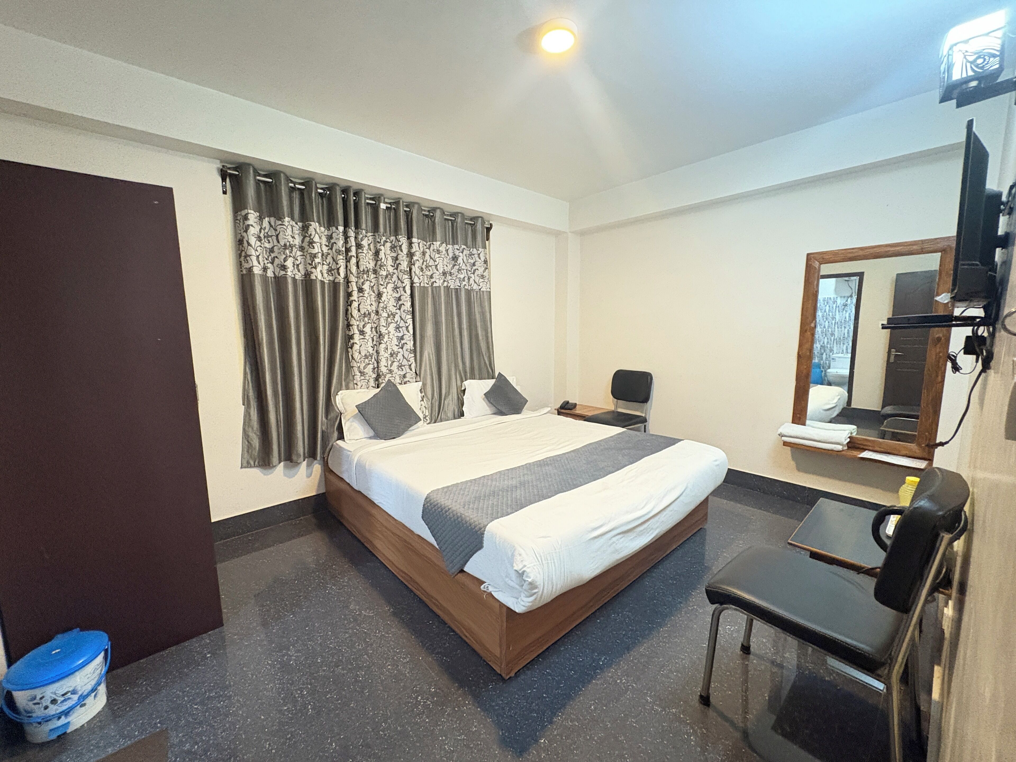 Habitación Deluxe doble, vistas a la ciudad | Wifi gratis