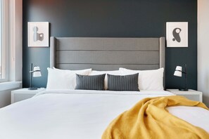 1 habitación, escritorio, tabla de planchar con plancha y wifi 