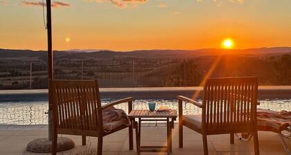 Authentic Tuscan house. Near Siena. Large pool. Phenomenal 360° views.