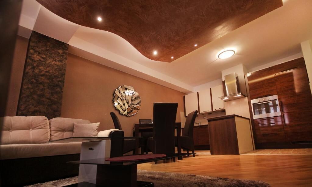 คลาสสิกอพาร์ทเมนท์, วิวเมือง | บริเวณนั่งเล่น | ทีวี