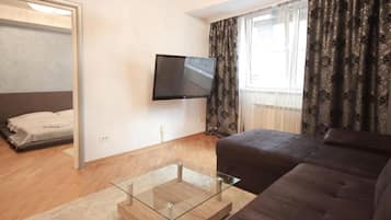 Apartment, 2 Bedrooms, City View | Living area