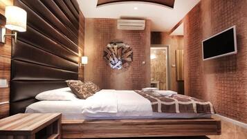 Soundproofing, iron/ironing board, free WiFi