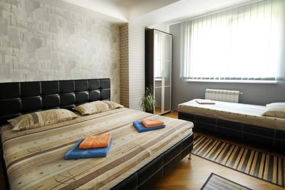 Soundproofing, iron/ironing board, free WiFi