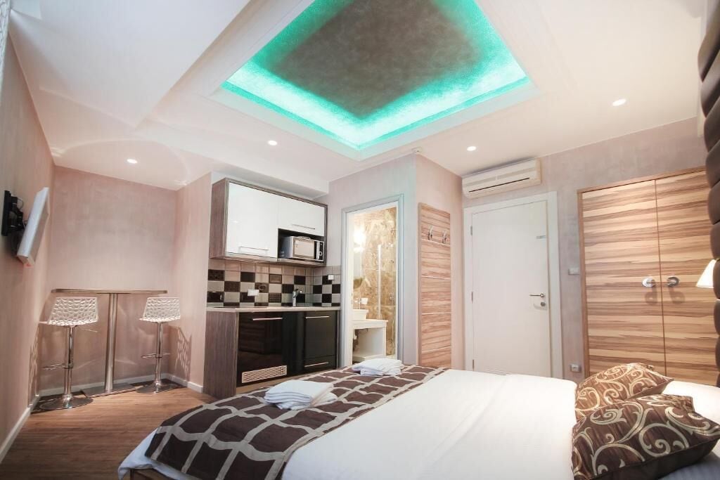 Soundproofing, iron/ironing board, free WiFi