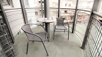 Suite – superior, balkong, byutsikt | Overnattingsstedets uteområder