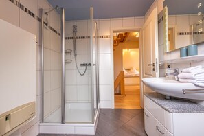 Hair dryer, towels, toilet paper - Vacation home Dalben - comfortable and quiet on the outskirts of the village (Krummhörn)