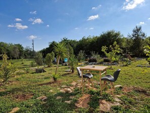 Outdoor dining - Retreat in nature, on request with holistic support - yoga, massage (Spongano,)