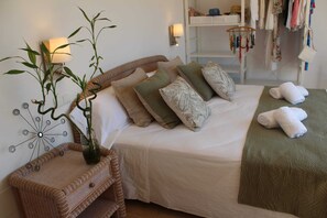 3 chambres, fer et planche à repasser, accès Internet, draps fournis