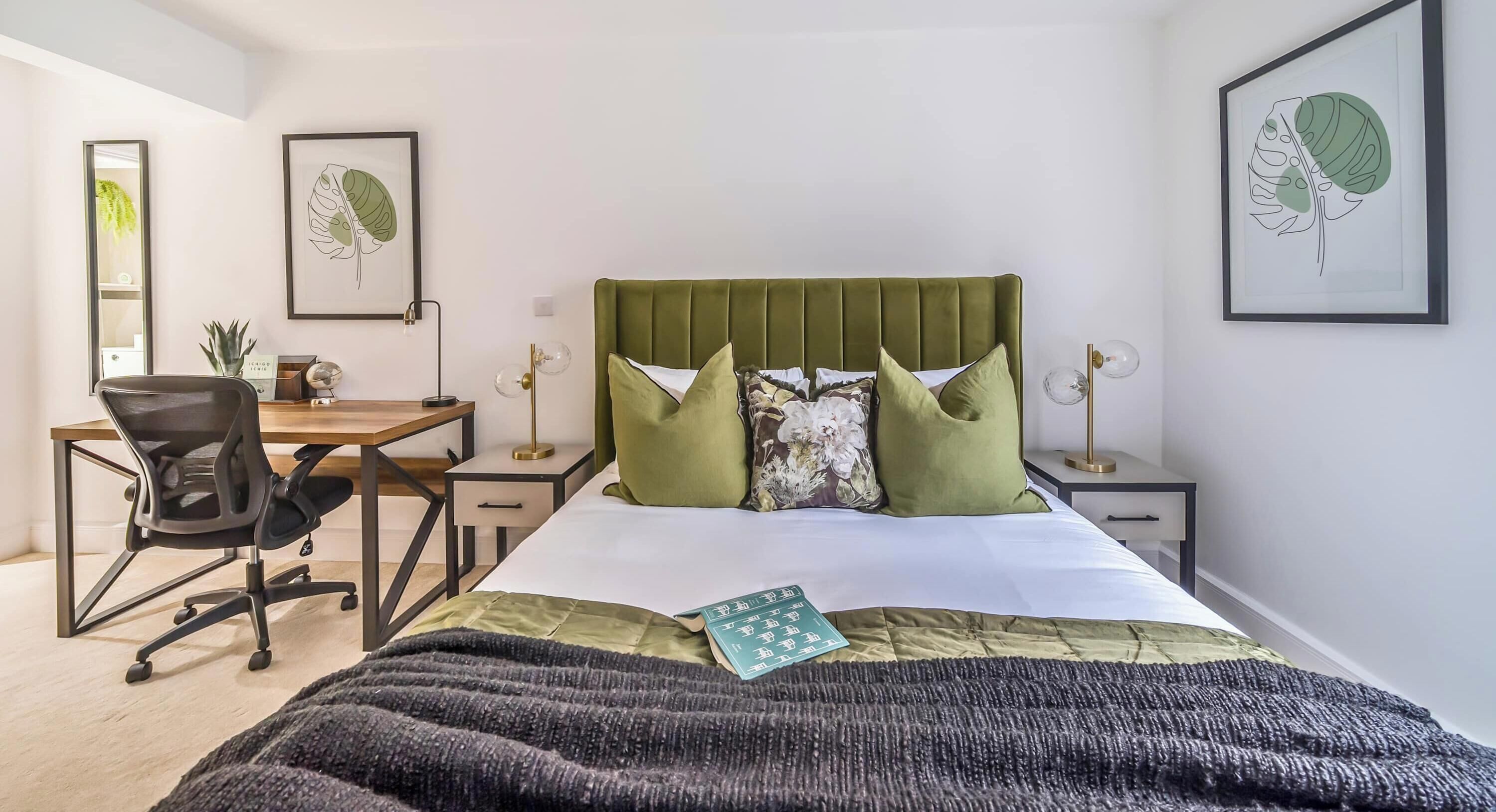 2 bedrooms, desk, iron/ironing board, WiFi
