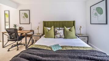 2 bedrooms, desk, iron/ironing board, WiFi
