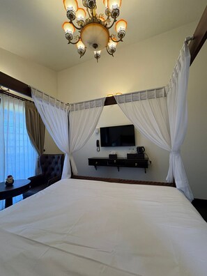 Deluxe Room - Lynton Resorts (Kotagiri)