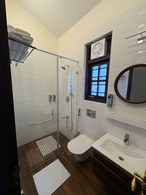 Deluxe Room | Bathroom - Lynton Resorts (Kotagiri)